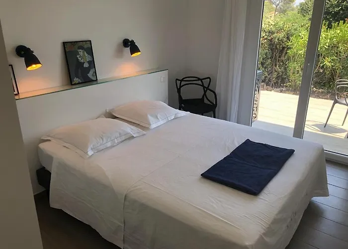 Agreable Appart, Refait A Neuf, Calme, 5mn Mer, Calanques St Aygulf * סנט-אגף