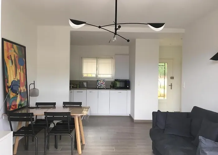 Agreable Appart, Refait A Neuf, Calme, 5mn Mer, Calanques St Aygulf